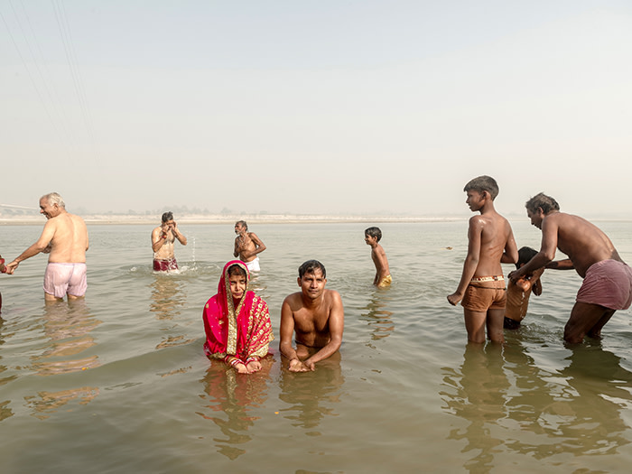 Piligrim, ritually bathe in the river Sarayu in Ayodhya.
