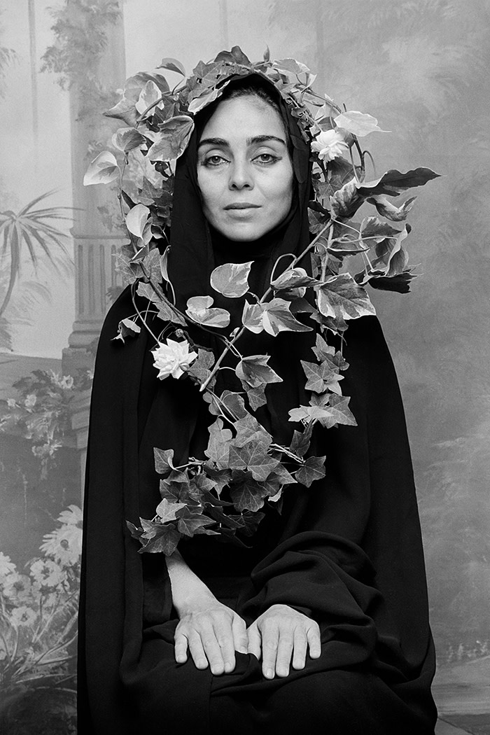 Shirin Neshat, Untitled (from &quot;Women of Allah&quot; series), 1995 Courtesy of the artisit and Goodman Gallery
