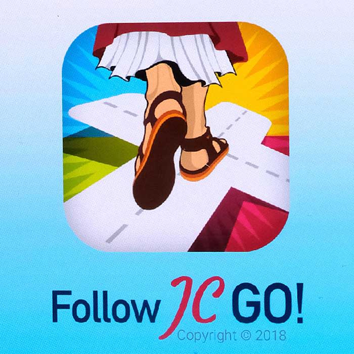 PY92RT Vatican releases the smartphone app "Follow JC GO!" (Follow Jesus Christ), which is almost identical to the model Pokemon Go. Instead of monsters, saints are now being sought and catched in the Vatican game. The game is currently only available in Spanish, other language versions will be released shortly. Photo shows login page of "Follow JC GO!" on a smartphone.