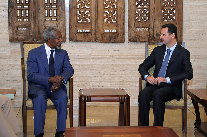 FILE PHOTO - Syria's President Bashar al-Assad (R) meets U.N. Syria peace envoy Kofi Annan in Damascus July 9, 2012, in this handout photograph released by Syria's national news agency SANA. REUTERS/SANA/File Photo THIS IMAGE HAS BEEN SUPPLIED BY A THIRD PARTY. IT IS DISTRIBUTED, EXACTLY AS RECEIVED BY REUTERS, AS A SERVICE TO CLIENTS