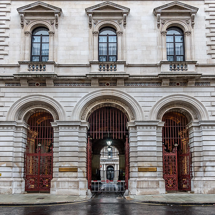 R72PY3 Foreign and Commonwealth office in Whitehall in London