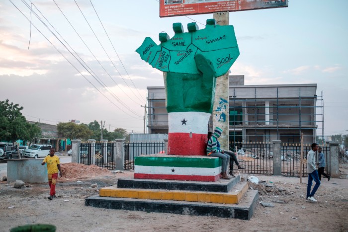 The independence monument in Hargeisa, Somaliland uses the colors of the country’s flag
