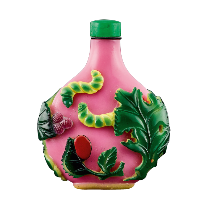 A Qing-dynasty bottle sold at Sotheby’s for about £39,000