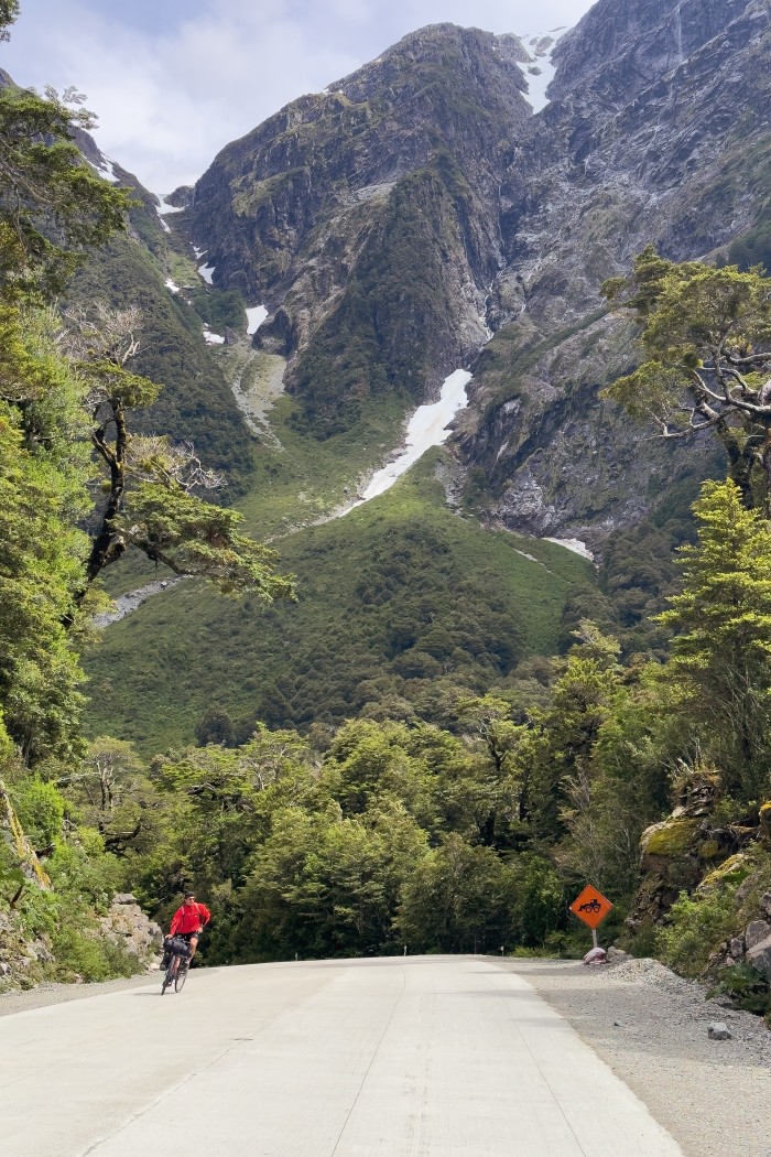 A downhill section of the Carretera Austral