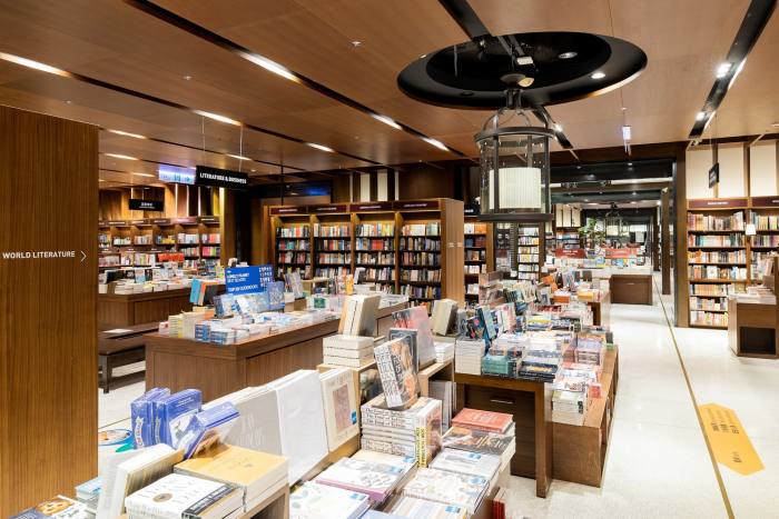 “Great for all-night browsing”: the Taiwanese bookstore Eslite