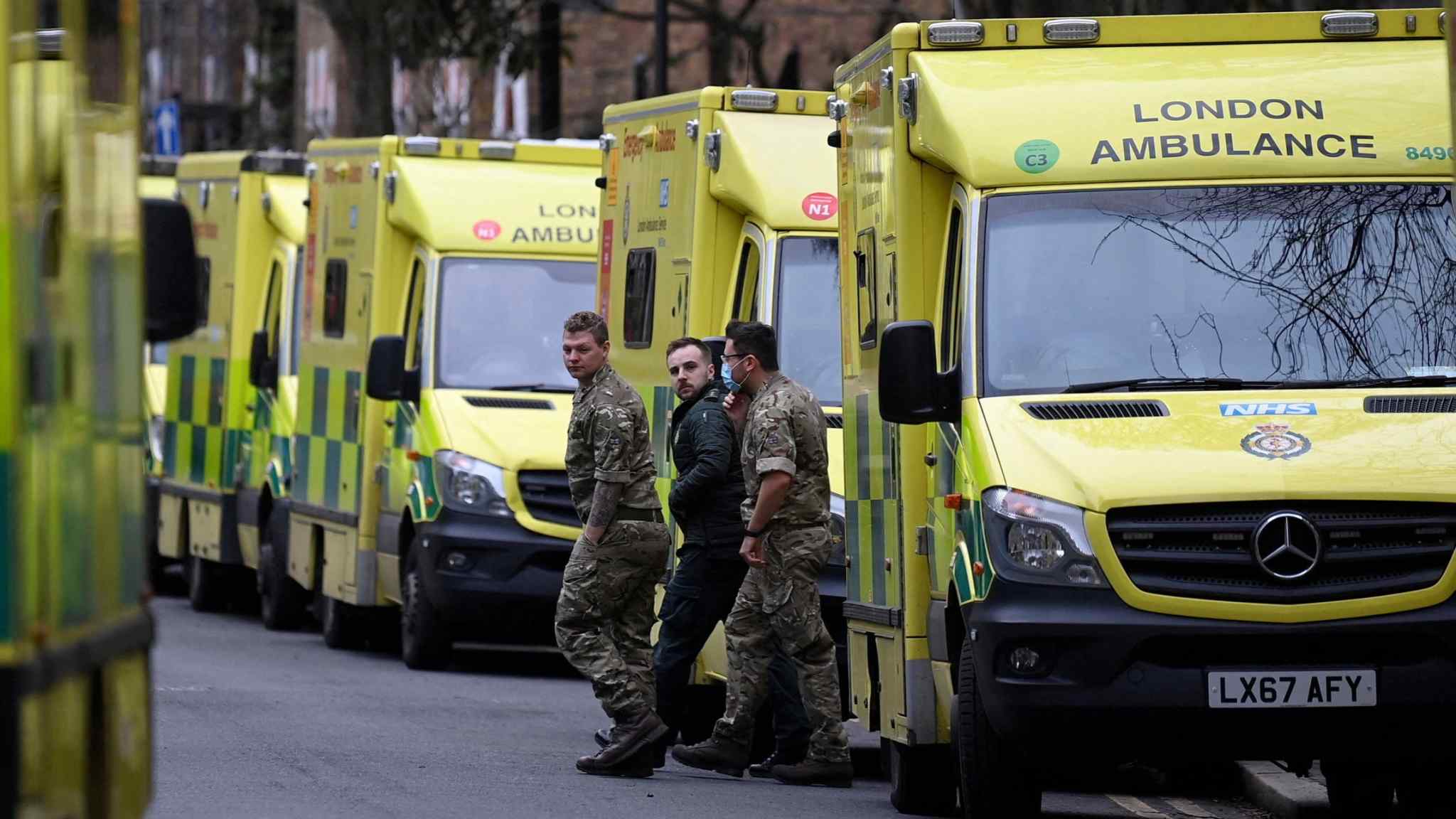 Sunak’s NHS crisis plan to provide more ambulances, hospital beds and care at home