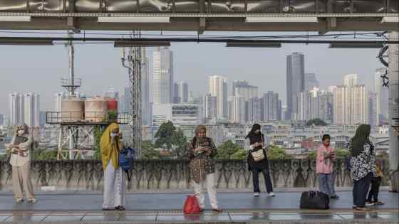 Indonesia raises interest rates to support sliding rupiah