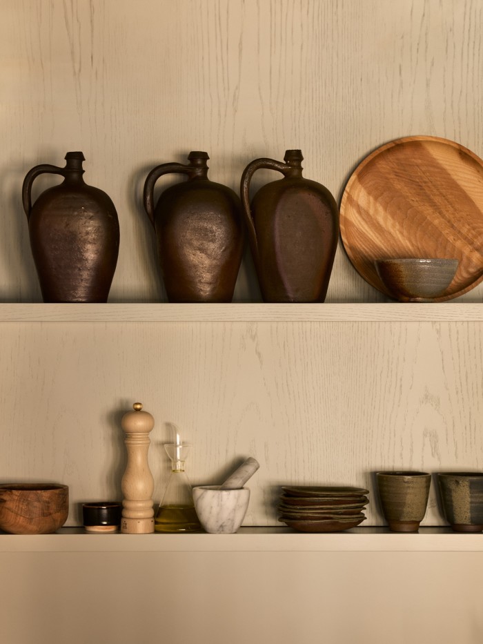 Ceramics by Birgitta Watz in the kitchen in Residence Suite C