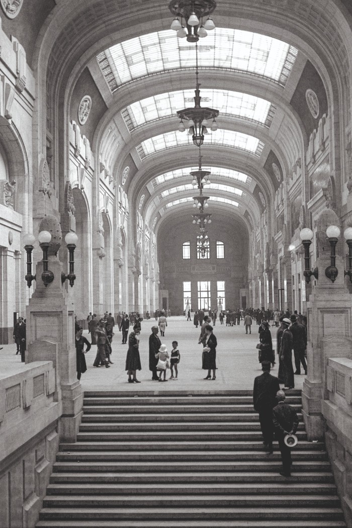 The internal gallery, covered by a cloister vault with skylights, in Milan’s central station, 1931, from The Memory of Stations