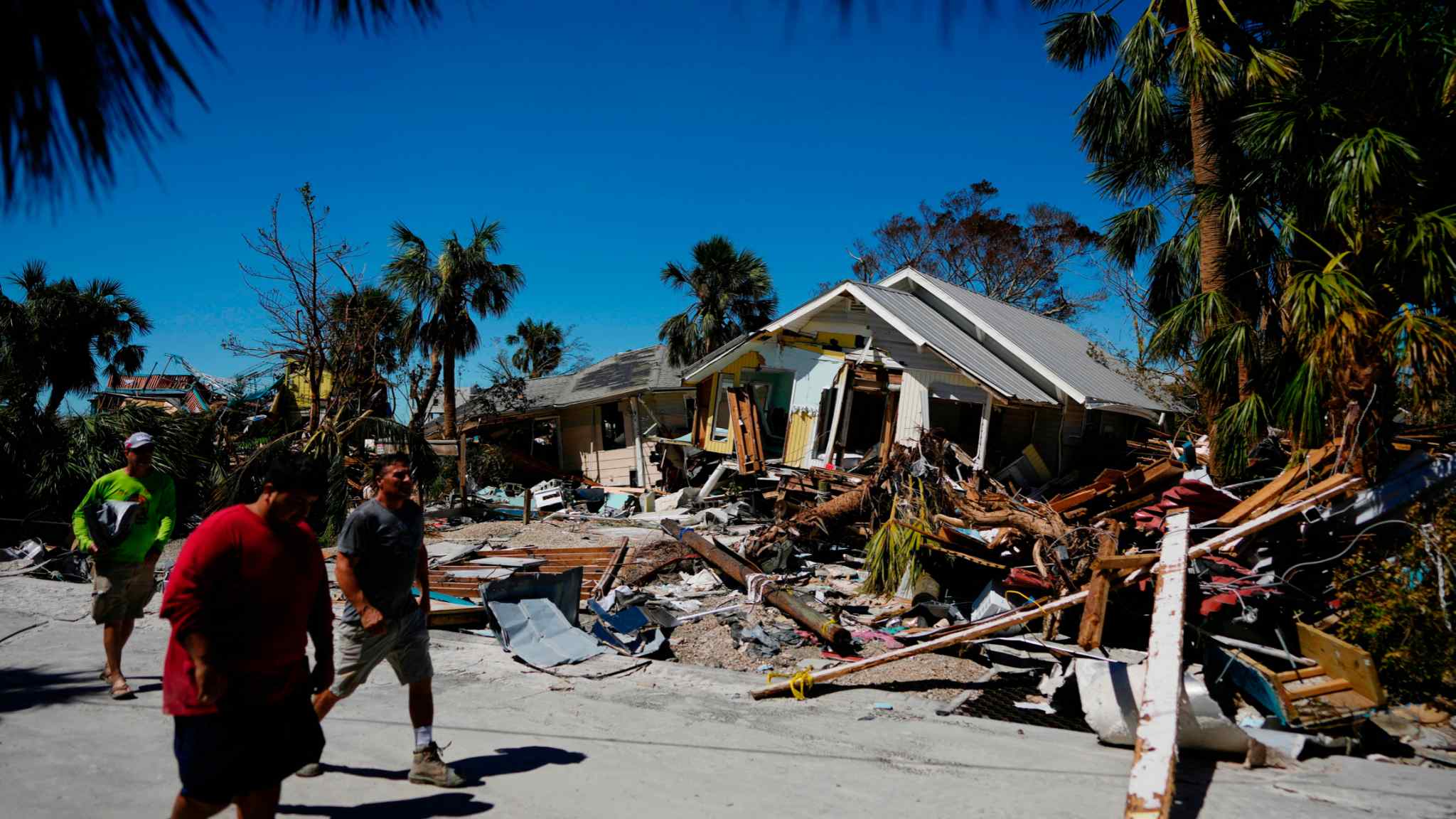 Death toll hits 21 in Florida as Hurricane Ian hits South Carolina