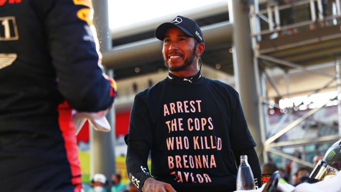Lewis Hamilton wears a T-shirt in tribute to Breonna Taylor