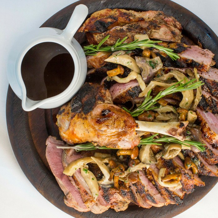 French staples such as rack of lamb, wild mushrooms and Madeira sauce are the order of the day at Le Café du Marché . . . 