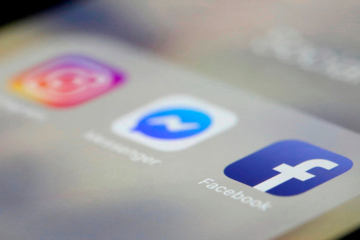 Icons for Instagram, Messenger and Facebook are displayed on an iPhone screen