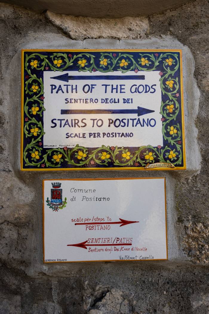 Signs on the stairs between Positano and the Sentiero degli Dei
