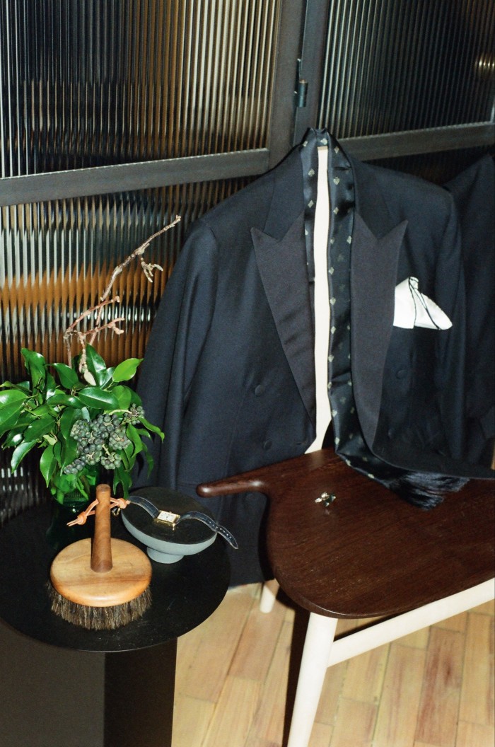 The bespoke Dunhill tuxedo Holloway wore to the 2023 Met Gala