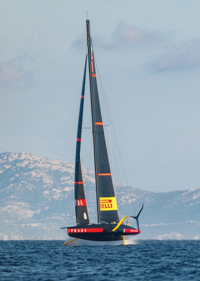 Luna Rossa’s hyrdrofoiling monohull in action