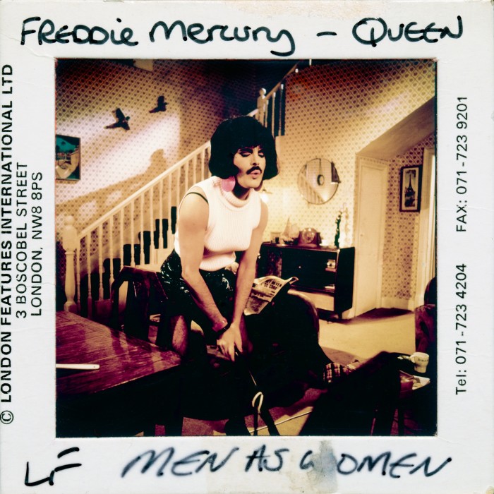 Queens’ Freddie Mercury dons a wig