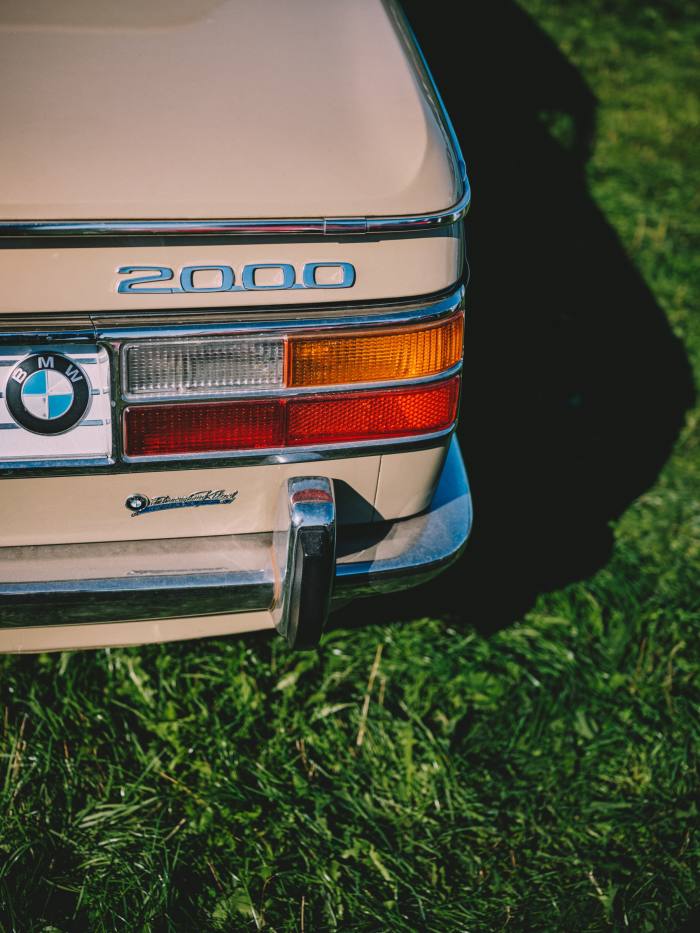 A BMW 2000
