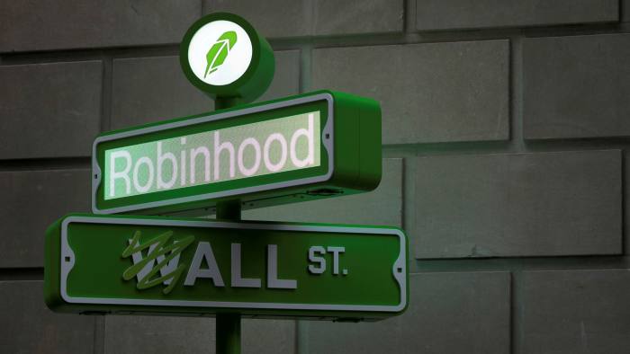 A Robinhood logo placed on New York’s Wall Street 