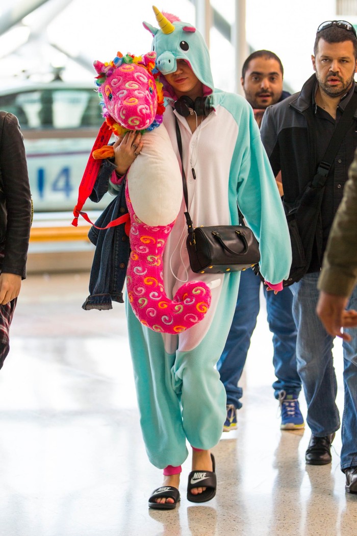 Miley Cyrus at Sydney airport, October 2014