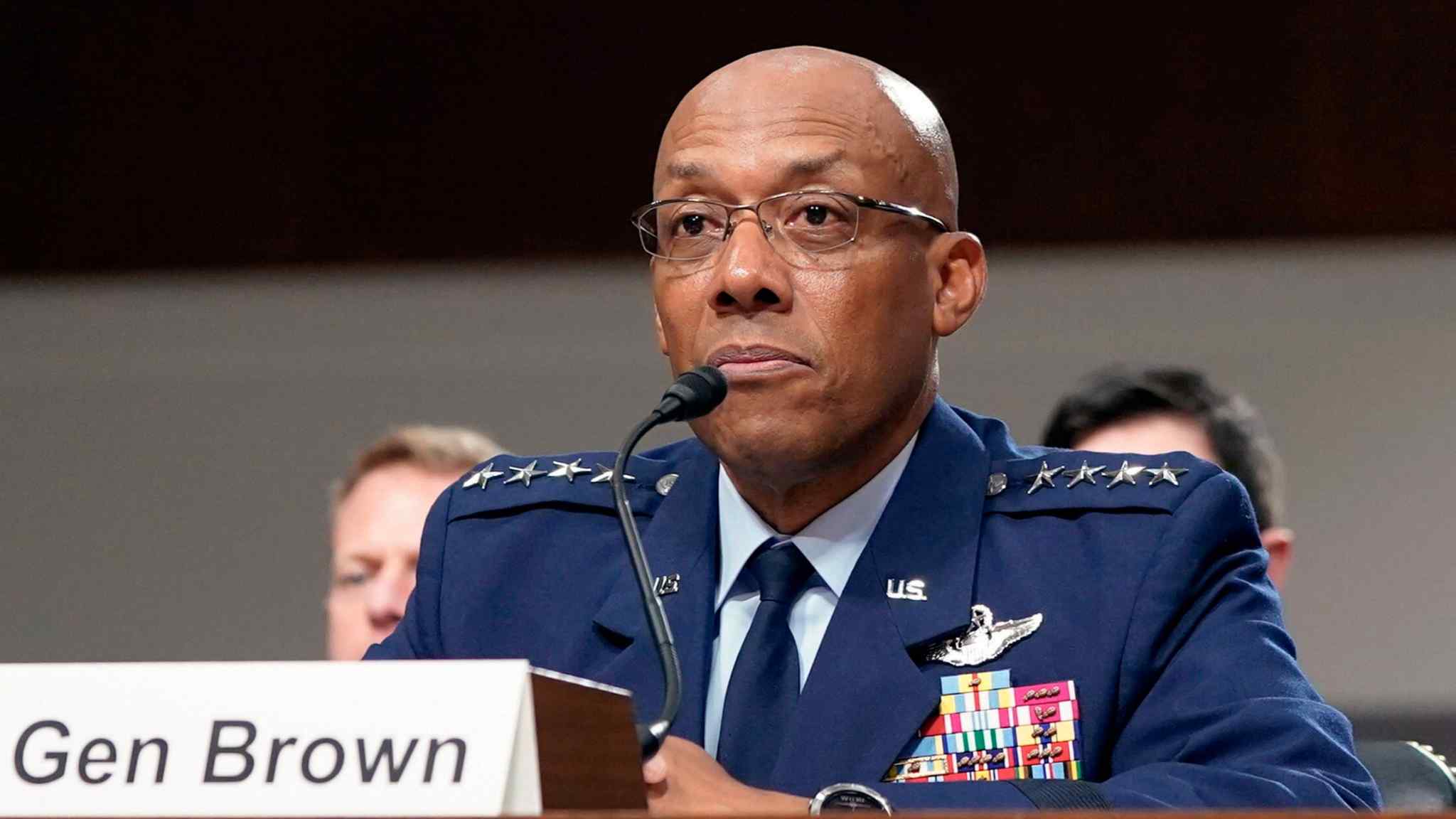 New head of the US military aims to dodge the political fray