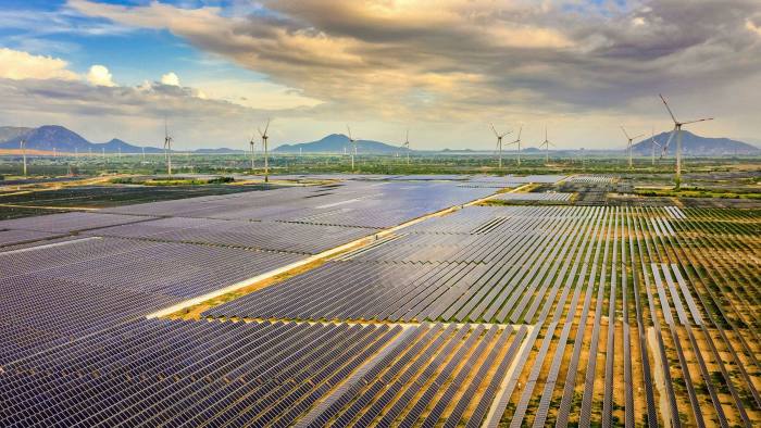 Enlightening: Vietnam has boosted its solar and wind power production