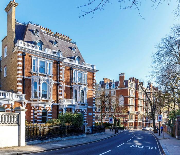 The affluent streets of Kensington