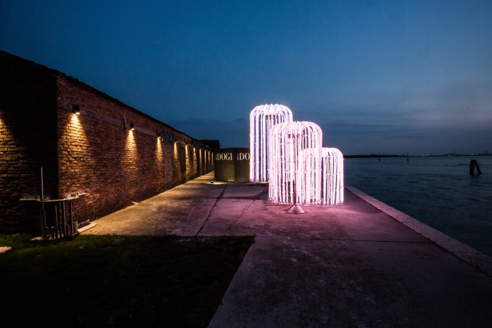 Albero di Luce (Tree of Light) installation by iDogi