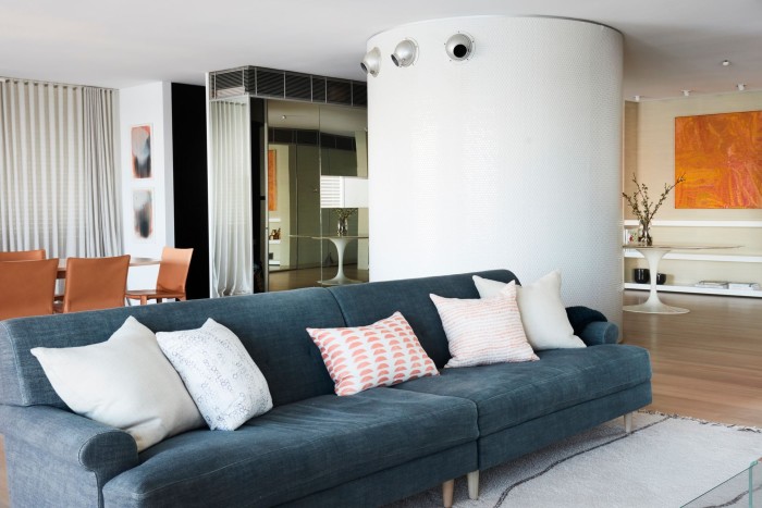 “Comfortable and eminently tasteful”: the interiors of the two-bedroom flat