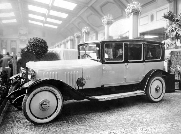 The Maybach W3 presented in September 1921 at the Berlin Autoshow