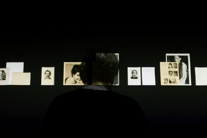 Installation view of ‘El Coleccionista’ (2014), a video work by Oscar Muñoz