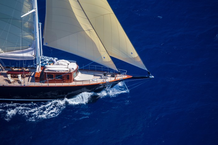 Satori at full sail – this summer its itinerary takes it from Sarandë to Vlorë