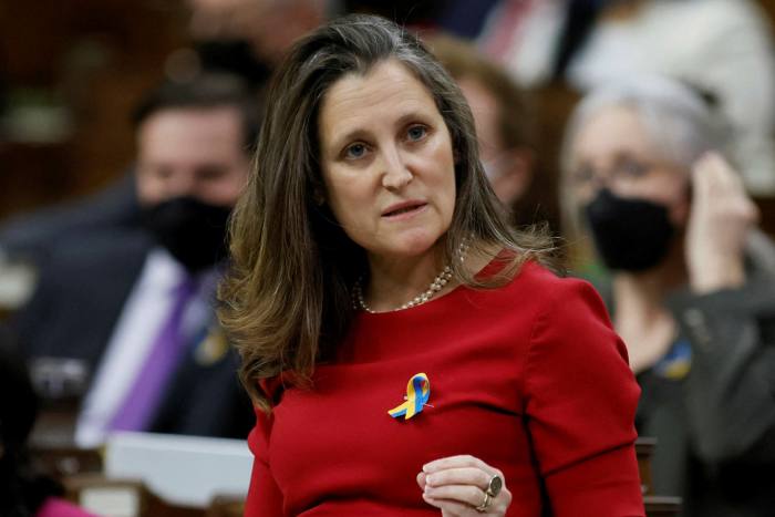 Chrystia Freeland, Canada’s finance minister, is said to have sent a written proposal to the US Treasury department and the state department with a plan to punish the Russian central bank