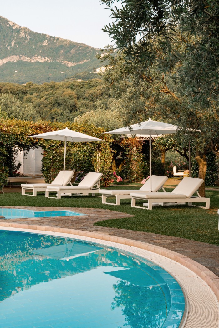 The pool at hotel Santavenere