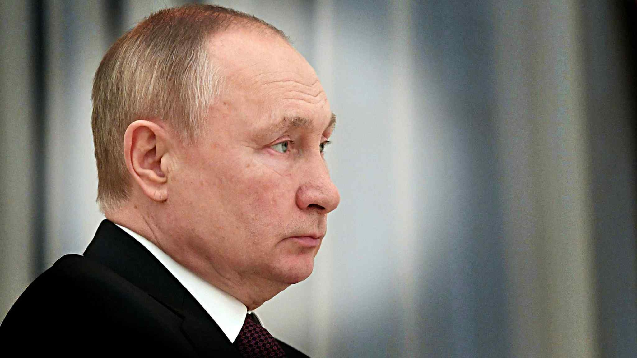 Robert Gates: Putin has overplayed his hand on Ukraine