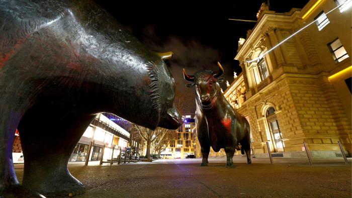 The bull and bear sculptures in front of the German stock exchange