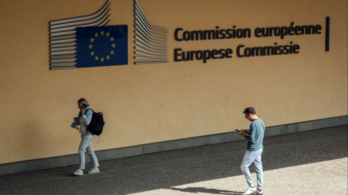 Pedestrian pass the European Commission building
