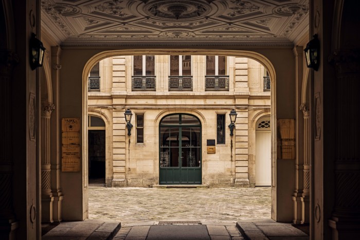 The courtyard entrance to L’Appartement
