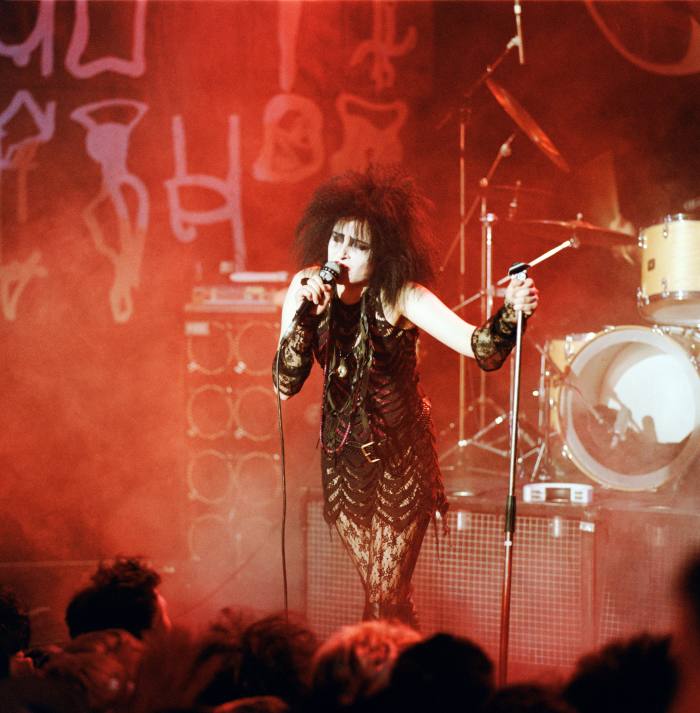 Siouxsie Sioux of Siouxsie and The Banshees sings on the TV show The Tube