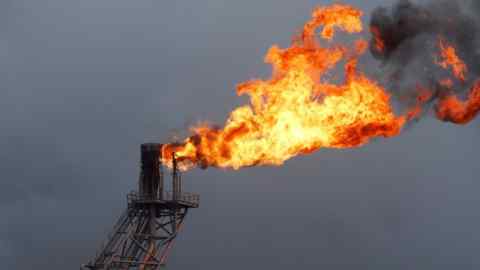 flare boom on offshore oil rig
Flare boom nozzle and fire on offshore oil rig
Photo taken on: June 10th, 2008

dreamstime_19106906.jpg