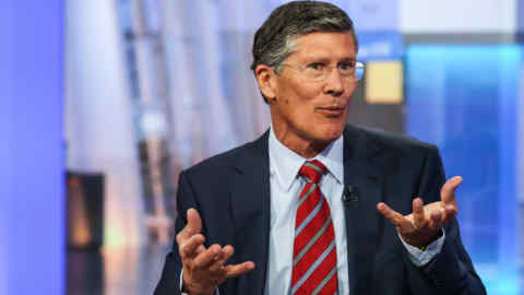 CIT Group Inc. Chief Executive Officer John Thain Interview...John Thain, chief executive officer of CIT Group Inc., speaks during a Bloomberg Television interview in New York, U.S., on Thursday, Nov. 5, 2015. Thain discussed his tenure at CIT, the firm's bankruptcy and acquisition of OneWest Bank. Photographer: Chris Goodney/Bloomberg