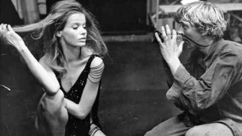 Veruschka von Lehndorff and David Hemmings in Michelangelo Antonioni's 'Blow-Up' (1966)