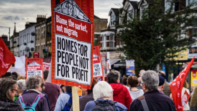 K9JY8D London, UK, 23rd September 2017. Protesters march down Green Lanes in Harringay, North London in protest of the trasfering of Haringey Council's social housing stock to the private developer Lendlease.The march started at Tottenham Green and finished at Finsbury Park. (c) Paul Swinney/Alamy Live News