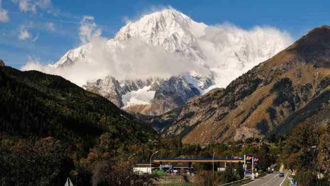 BAE3EW Mont Blanc, Aosta Valley, South Tyrol, Italy  credit Alamy