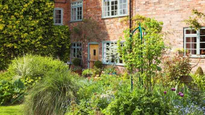 A country garden in Lincolnshire